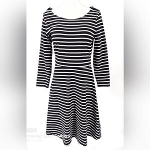 Old Navy Womens Size M Long Sleeve Boat Neck Black White Striped Swing Dress
